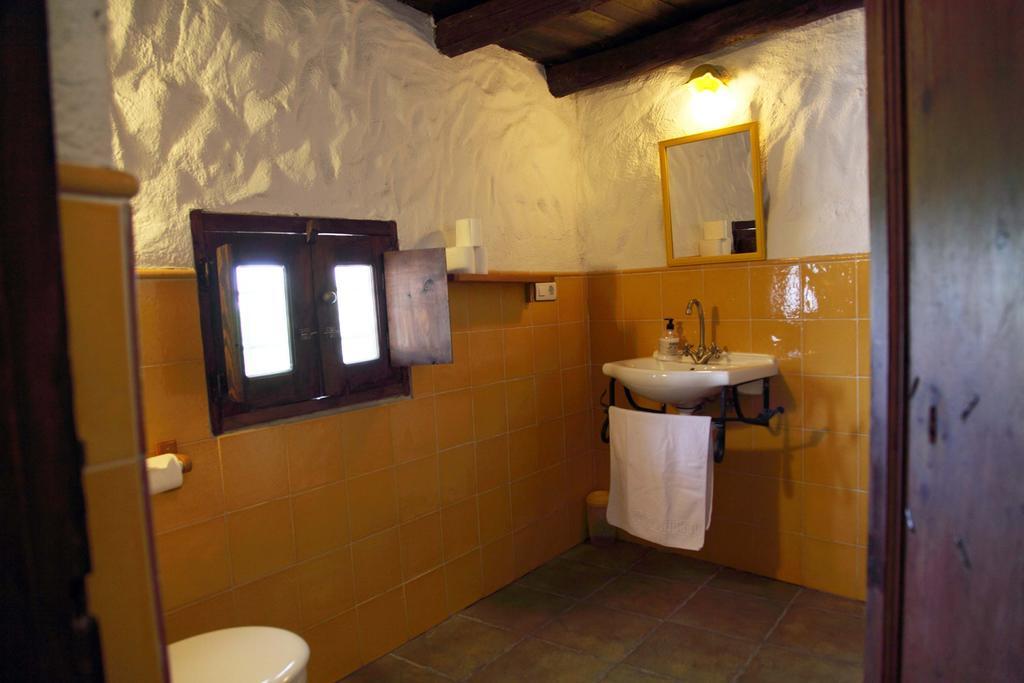 Cuevas La Atalaya Apartment Huescar Exterior photo