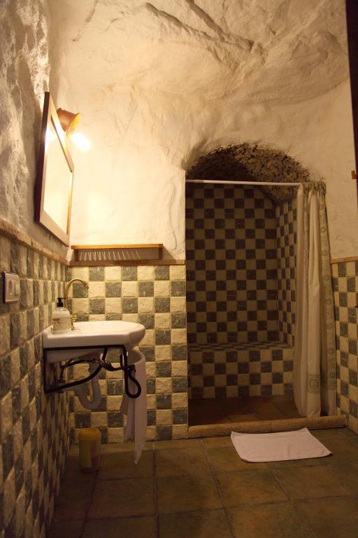 Cuevas La Atalaya Apartment Huescar Room photo