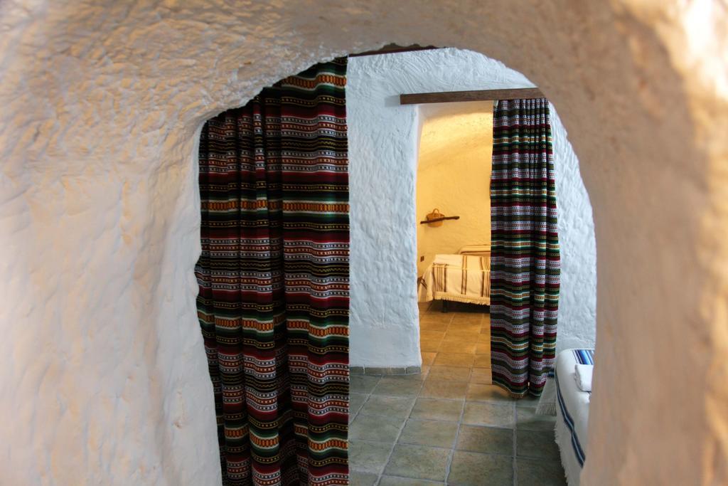 Cuevas La Atalaya Apartment Huescar Room photo