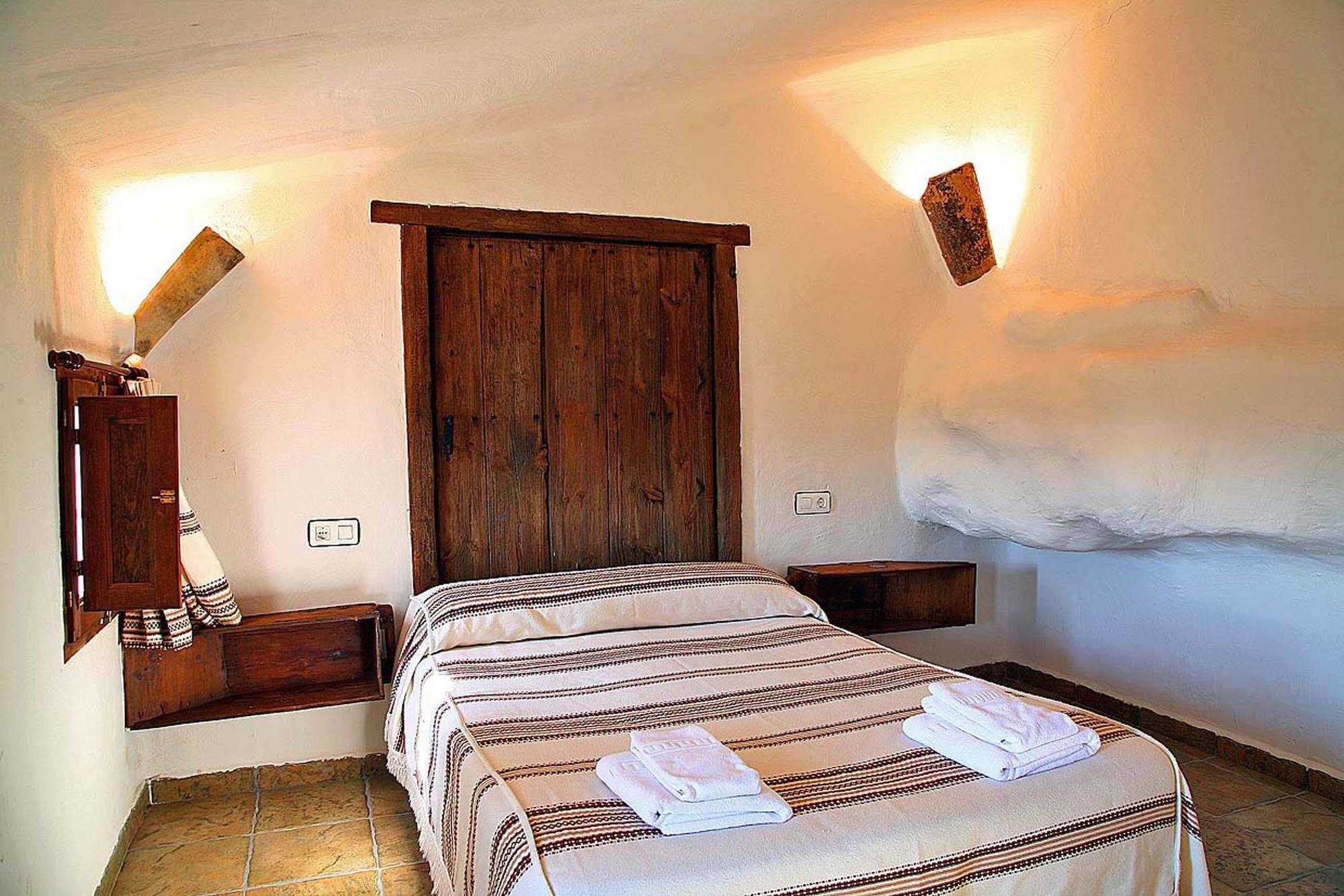 Cuevas La Atalaya Apartment Huescar Exterior photo