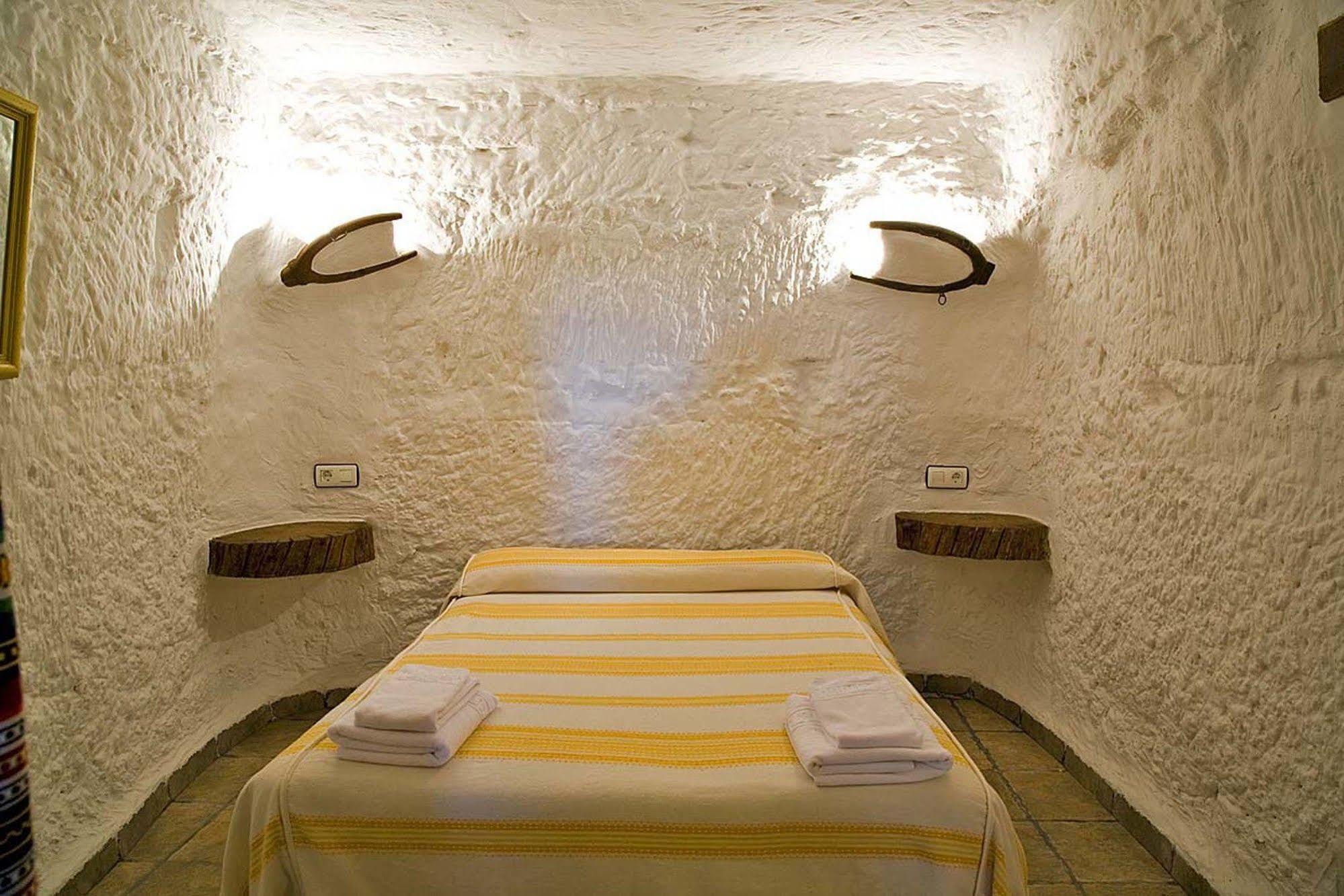 Cuevas La Atalaya Apartment Huescar Exterior photo