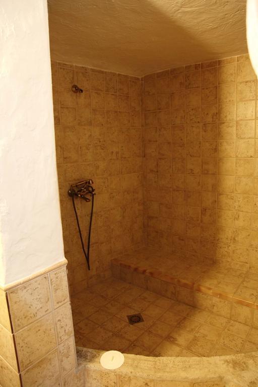 Cuevas La Atalaya Apartment Huescar Exterior photo